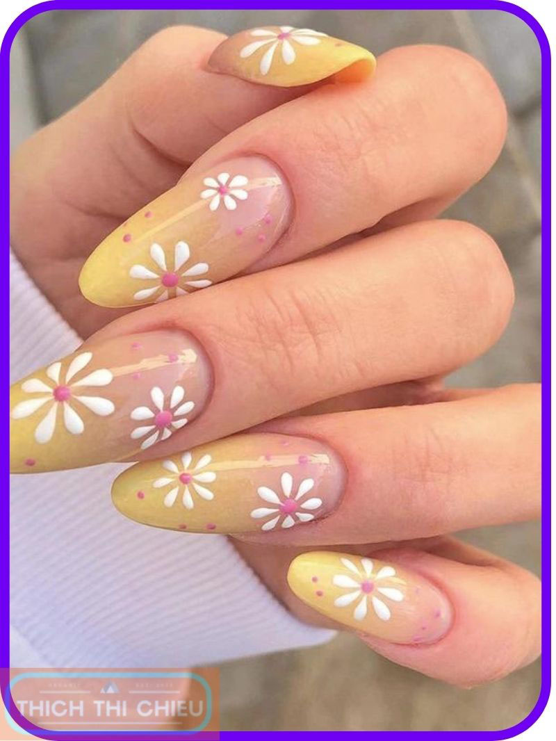 How to Apply Nail Stickers