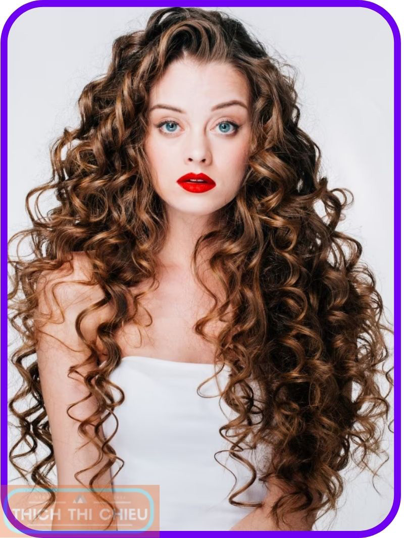 How to Refresh Curly Hair on Day Two or Three