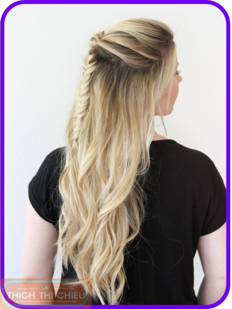 Messy fishtail ponytail