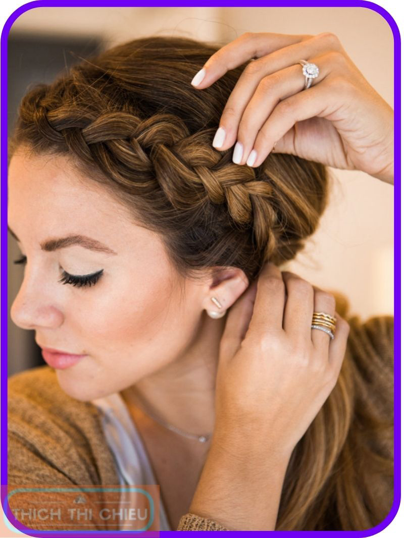 Ponytail with a side braid