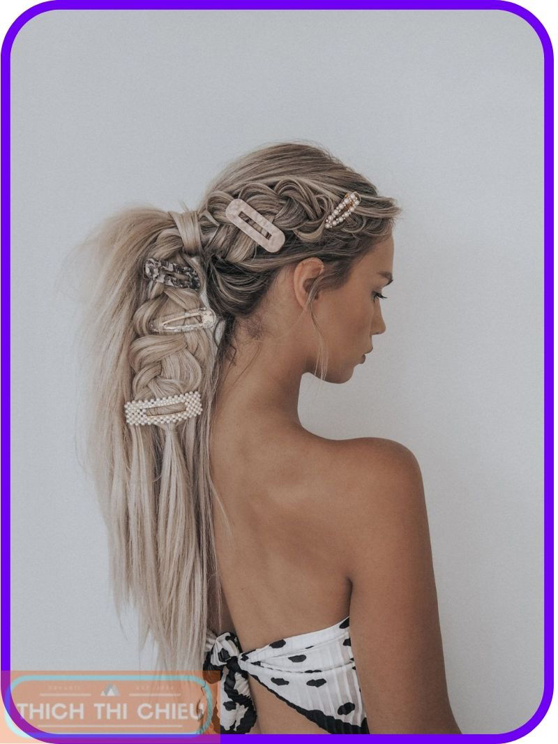 Ponytail with clips